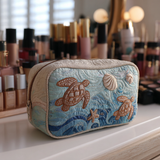 Cléo - Trousse de toilette matelassée Tortue Marine